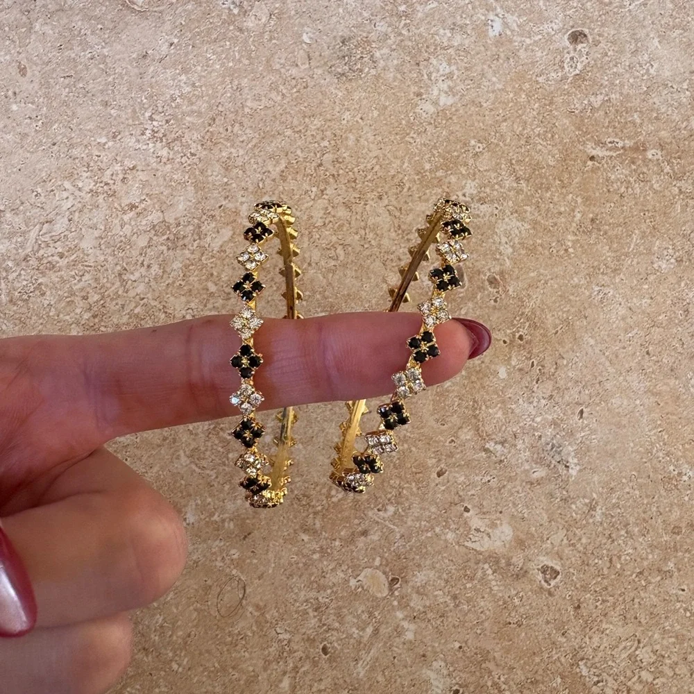 Elegant Gold and Black bangles - Picture 2 of 6